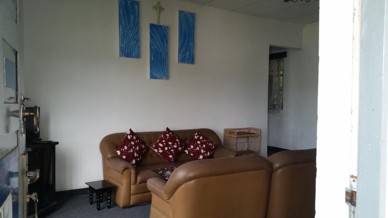 נוארה אליה Lake Crown Holiday Home מראה חיצוני תמונה